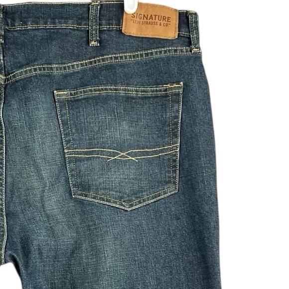 Signature Levi Strauss Men's S61 Relaxed Blue Jeans 42x30 Straight Leg Stretch - Picture 5 of 12